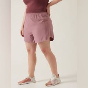 Athleta hustle 4.5” shorts in dusty rose